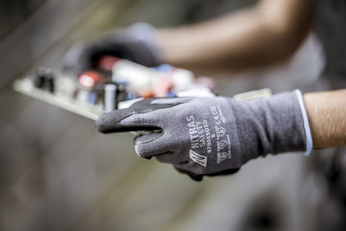 Rękawice robocze antystatyczne Nitras 8700ESD3D