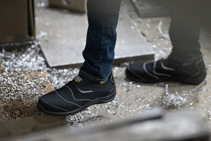 Półbuty robocze Safety Jogger Yukon S1P ESD SRC