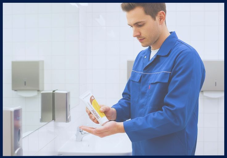 Regeneracja skóry dłoni po zimie